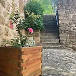 Aux Vieux Arceaux Hotel 3*