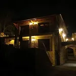Aux Vieux Arceaux 3*