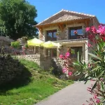 Aux Vieux Arceaux Hotel 3*