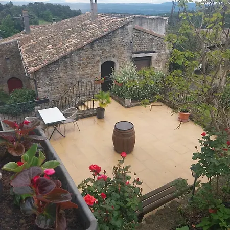 Aux Vieux Arceaux Hotel 3*