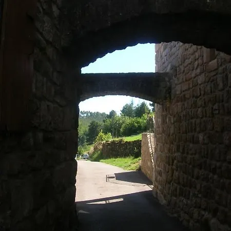 Aux Vieux Arceaux Hotel 3*