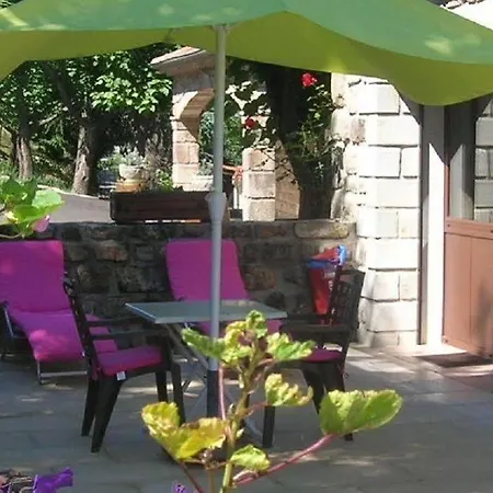 فندق Aux Vieux Arceaux 3*