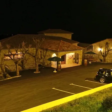 Aux Vieux Arceaux Hotel 3*