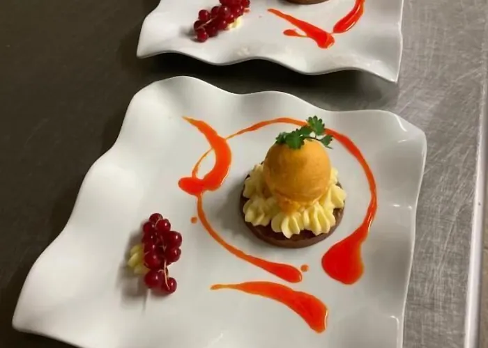 Aux Vieux Arceaux فندق 3*