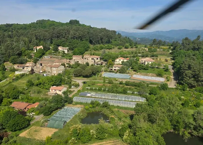 Aux Vieux Arceaux فندق 3*