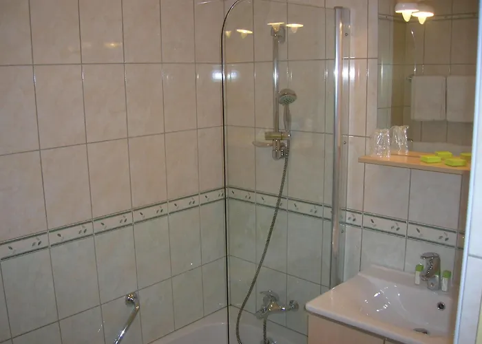 Aux Vieux Arceaux 3* ميركور