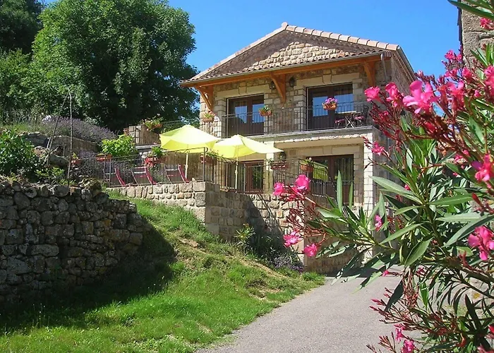 Aux Vieux Arceaux فندق 3*