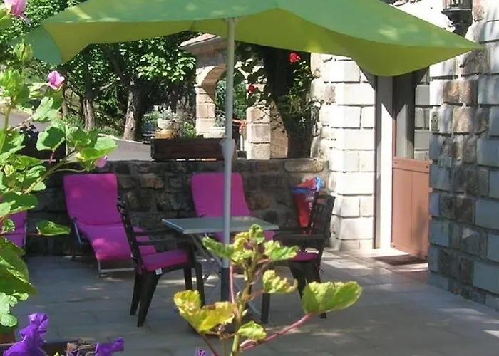 فندق Aux Vieux Arceaux 3*