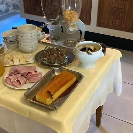 Aux Vieux Arceaux Hotel Mercuer