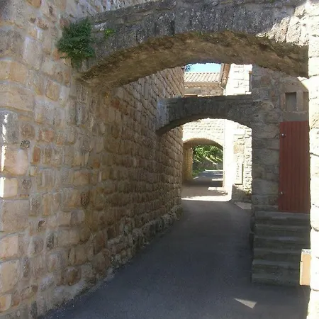Aux Vieux Arceaux 3*