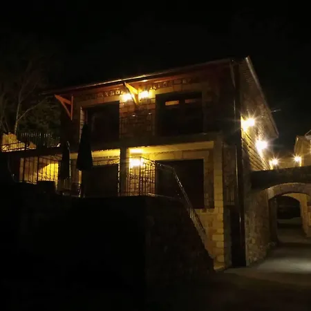 Aux Vieux Arceaux 3*
