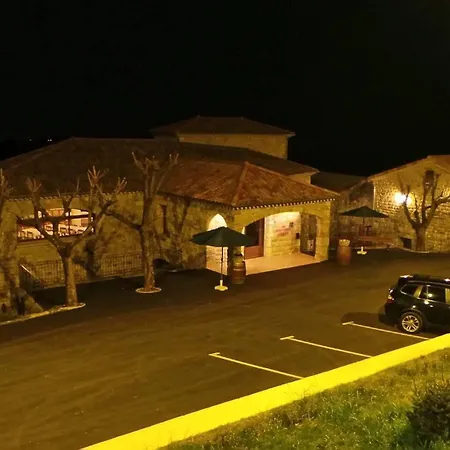 Aux Vieux Arceaux Hotel 3*
